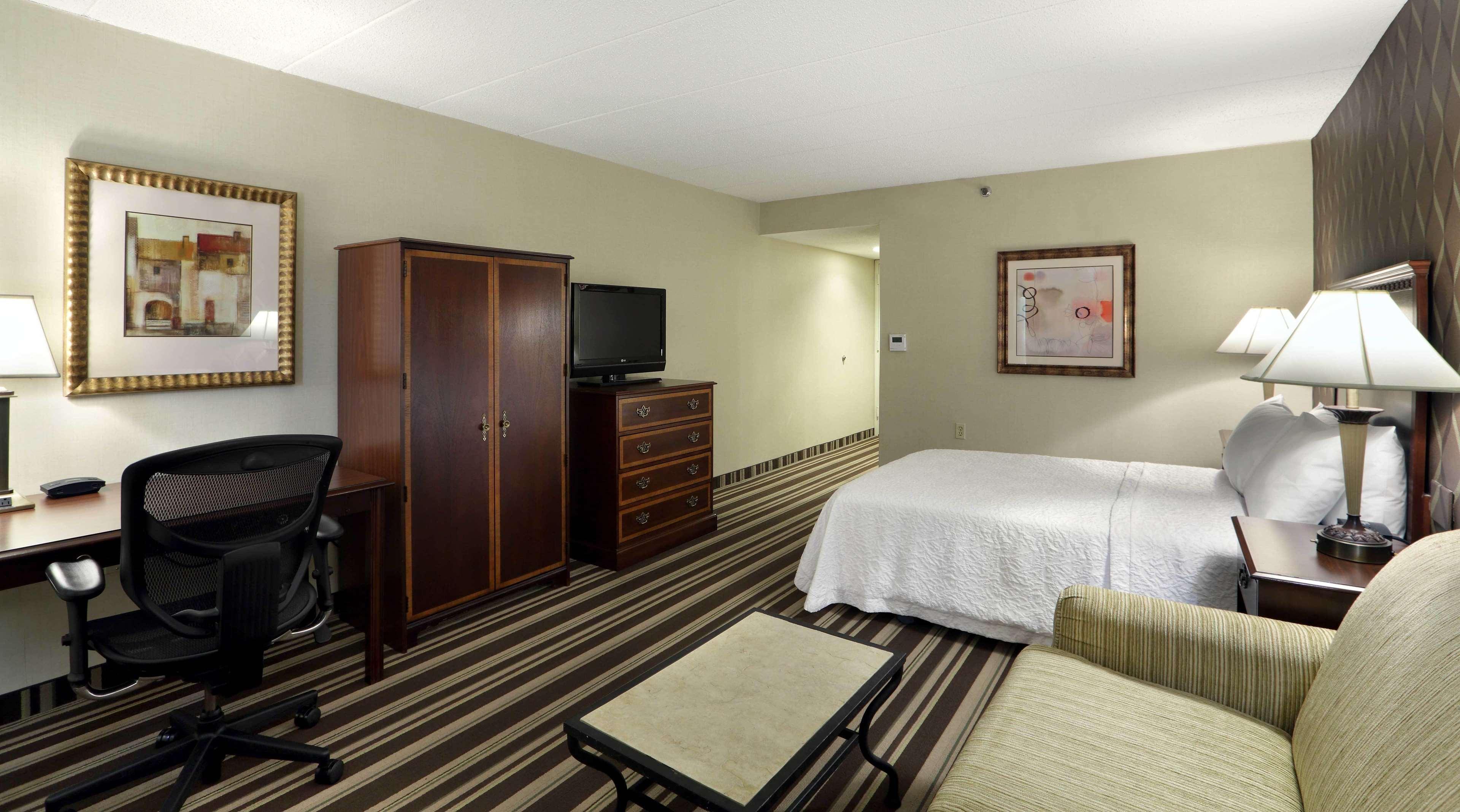 Hampton Inn Boston-Natick Bagian luar foto